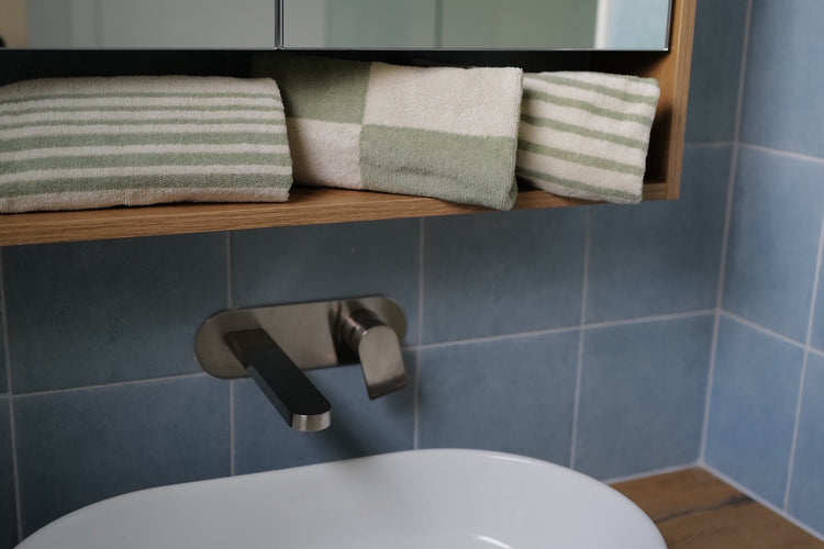 Hand Towel Sage Line II