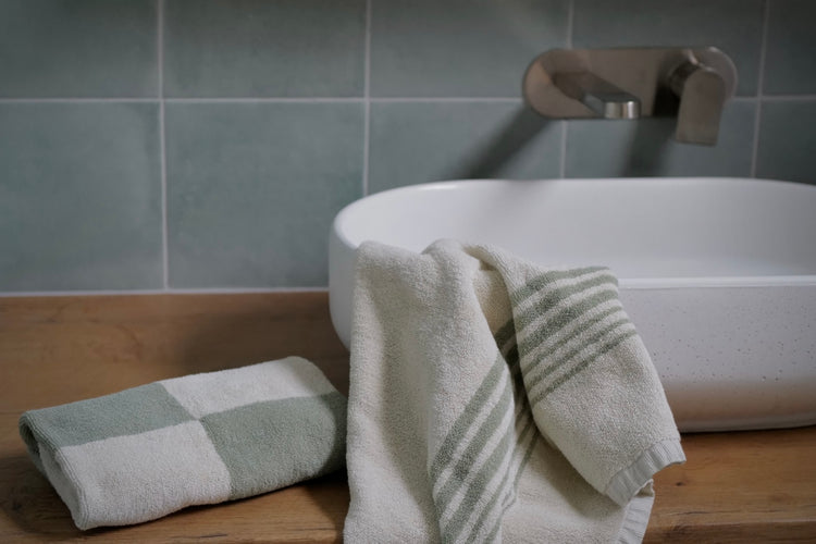 Hand Towel Sage Line II