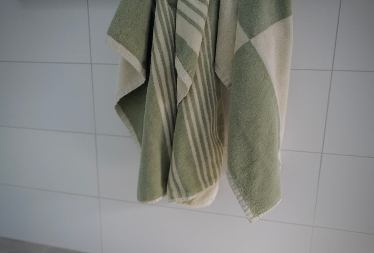 Hand Towel Sage Line II